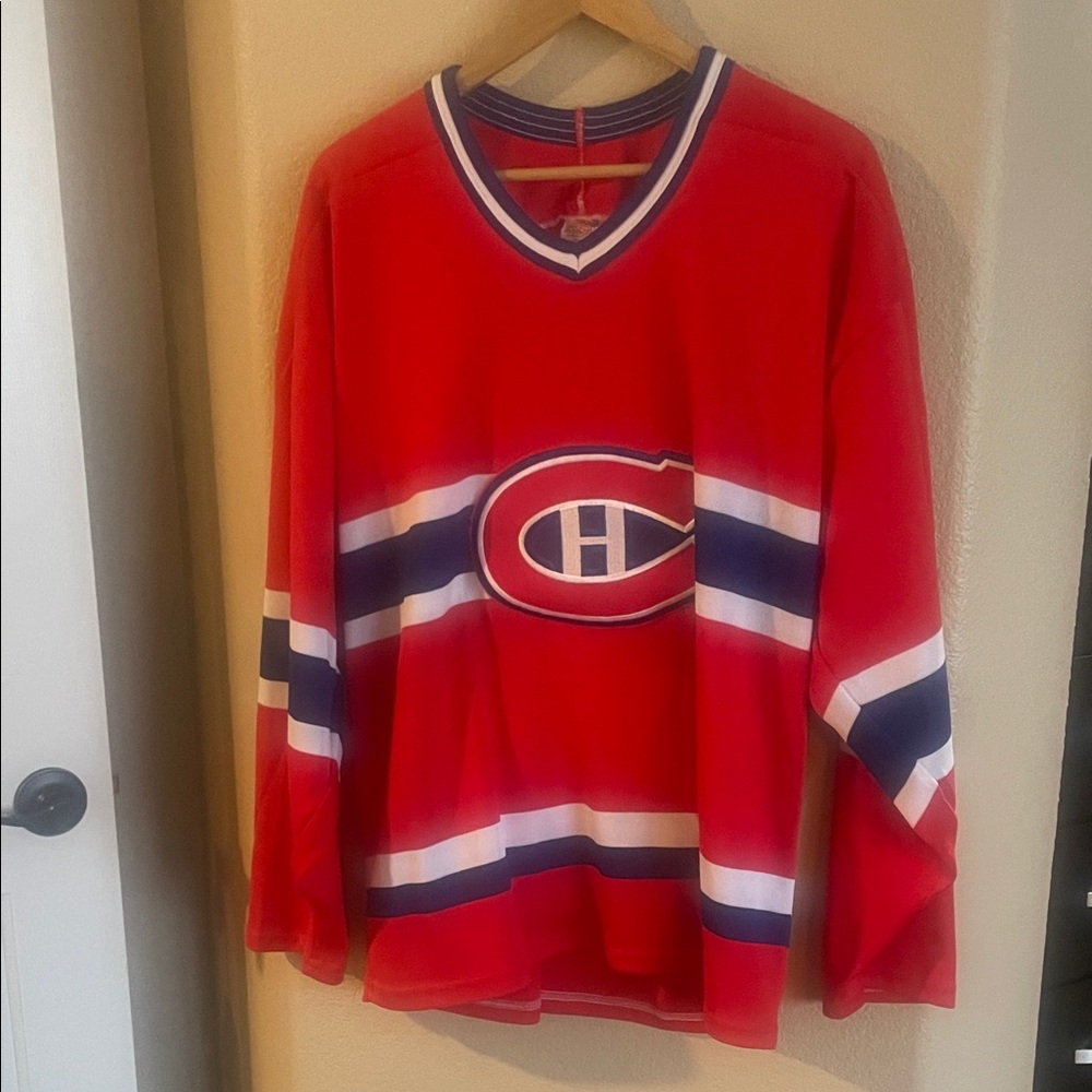 Montreal Canadiens Vintage CCM Hockey Jersey (Size XL)
